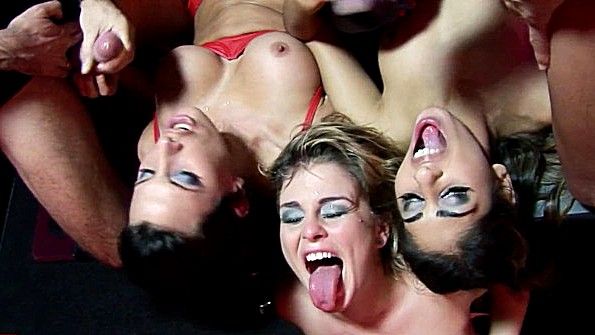 Женщины принуждают мужчин к подчинению в сексе