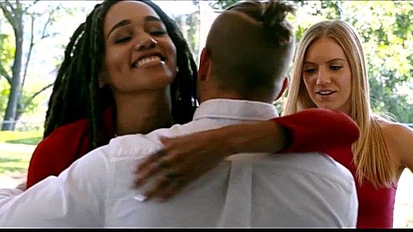 Она не давала ему покоя и настаивала на том, чтобы его трахнули