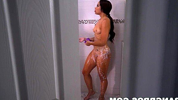 Возбужденная жена на камеру