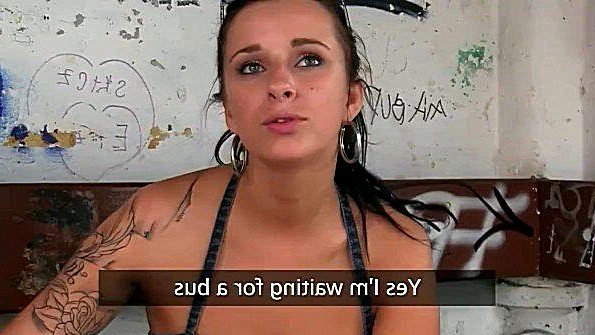 Она вступила в половую связь со своим соседом по хостелу