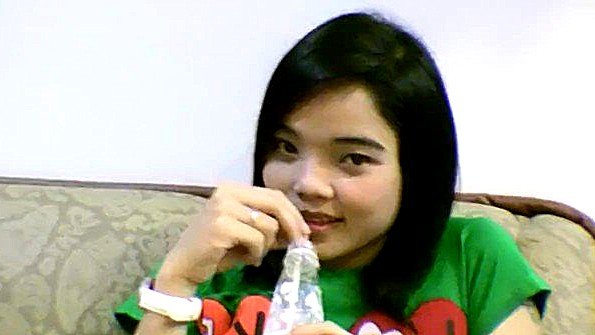 Восхитительная молодая кокетка кончает во время секса