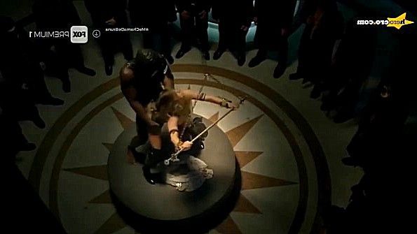 Симпатичная блондинка-незнакомка ошиблась дверью и осталась на чай