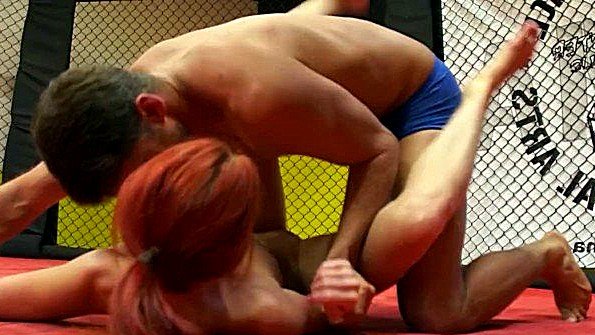 Чернокожих шлюх агрессивно трахают в подборке