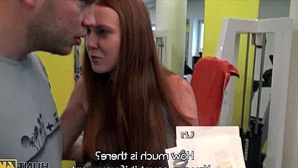 Рыжеволосая шлюха с чернокожим парнем