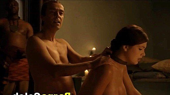 Жена занимается сексом с другим мужчиной на глазах у мужа