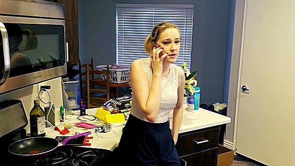 Дерзкая азиатка занимается сексом с чернокожим парнем на улице