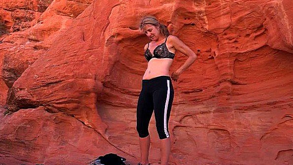 Эта кокетка любит лизать вагину своей пышногрудой подруги