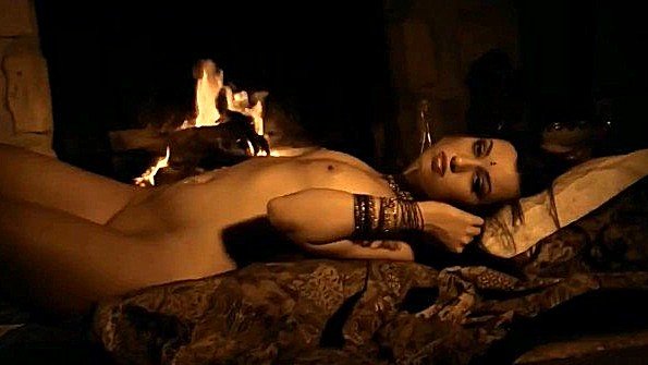 Пышногрудая японка стонет во время секса