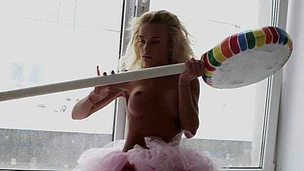 Настоящий секс на вечеринке на глазах у гостей