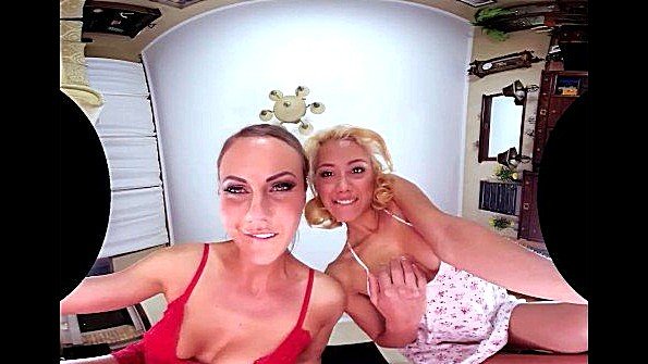 Молодая чернокожая женщина жаждет полового акта