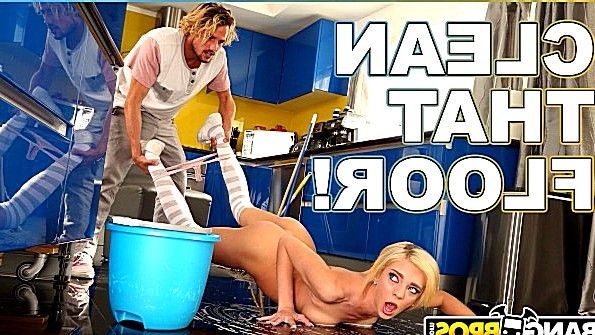 Сестра соглашается отсосать член брата и принять его член в свою вагину