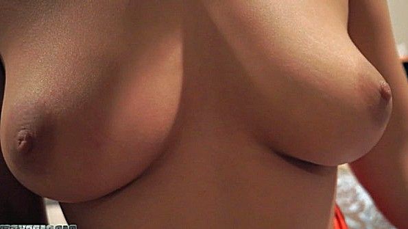 Массаж тела, пробуждает желание