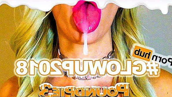 Кокетливая чернокожая женщина, готовая к отличному сексу