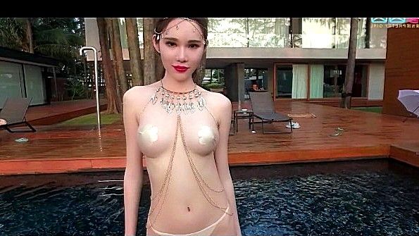 Брат заставил сестру снять одеяло и изнасиловал ее в постели