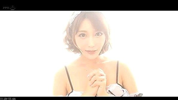 Пышногрудые шлюхи трахают парня в задницу