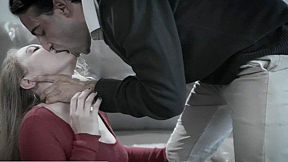 Анальные хроники сочной волосатой задницы, полной спермы