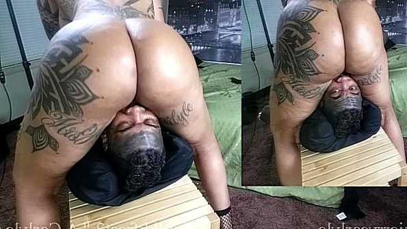 Мулатки трогают грудь и приближаются к вагине