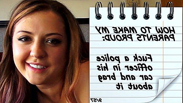 Чернокожий мужчина жёстко трахает мулатку в постели, пока она не вымотается