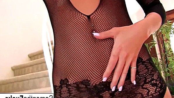 Кокетливая стерва, любящая анальный секс