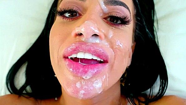 Красивая эротика с поцелуями во время секса