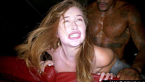 Бесстыжая мать соблазняет своего сына