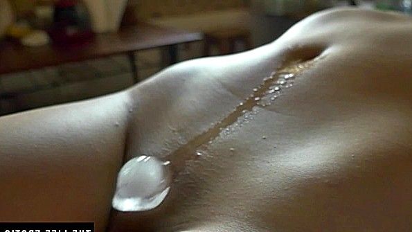 Она сделала минет и жадно трахнула его