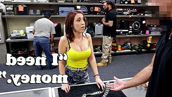 Японская стриптизерша мастурбирует возле шеста