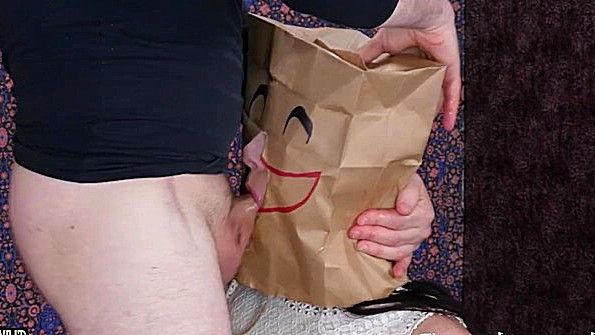 Она пришла за развратом и начала заниматься сексом