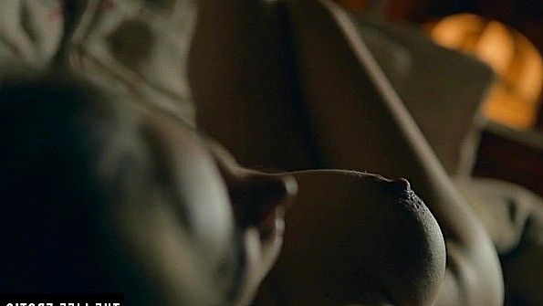 Мать и дочь занимаются фетишистским сексом