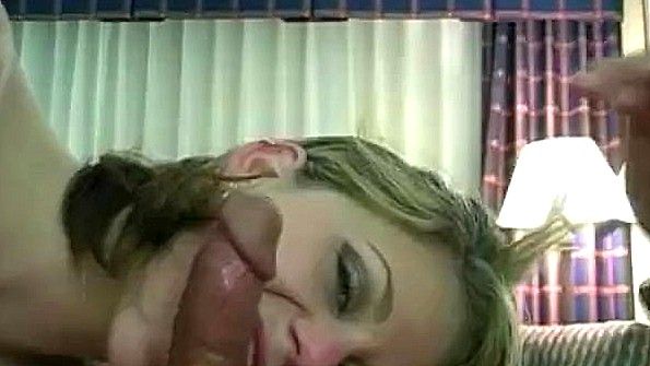 Возбужденная чернокожая женщина получает жесткий трах