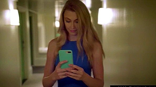 Сексуальные красотки наслаждаются хардкорным групповым сексом