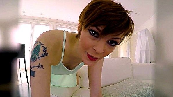 Скрытая камера запечатлела лесбийский секс в офисе