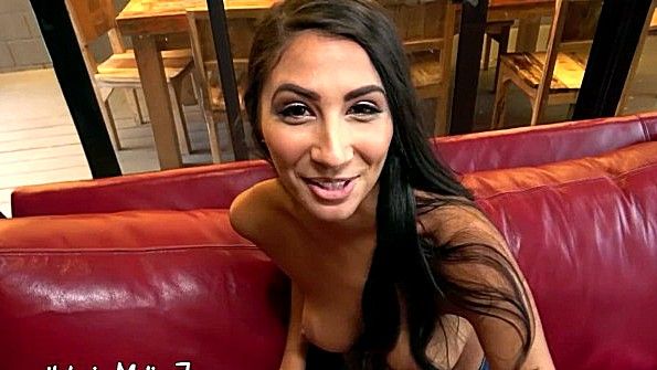 Татуированная шлюха получает жесткий анальный секс