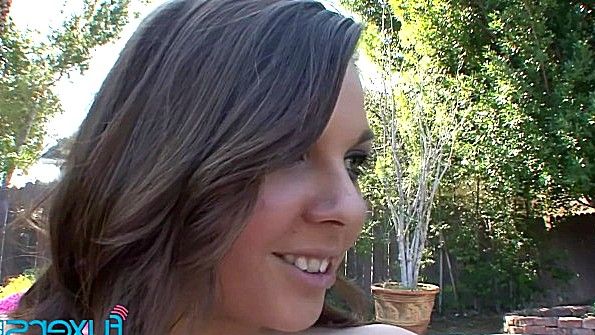 Я вошёл внутрь нежной латиноамериканки с её прекрасной вагиной