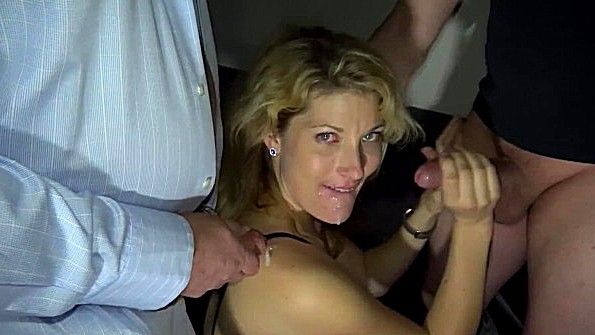 Шаловливые азиатские девушки ласкают друг друга пальцами