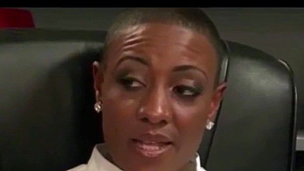 Сестра и её подруга проверяют на прочность член её брата