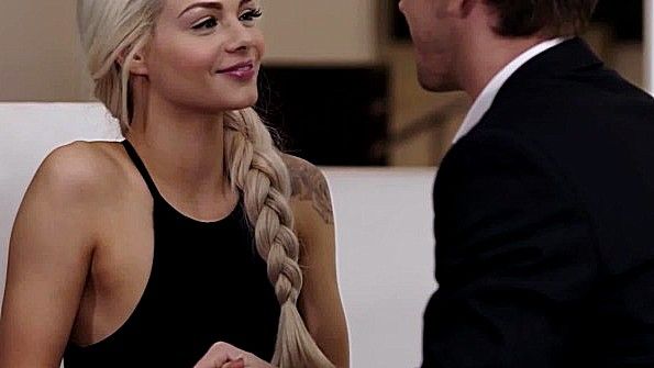 Она села ему на лицо своей вагиной и получила от этого удовольствие