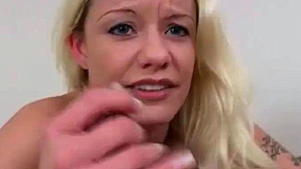 Заключенный трахает шлюху в своей камере