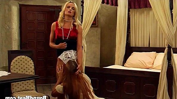 Зрелая женщина получает большой член в задницу