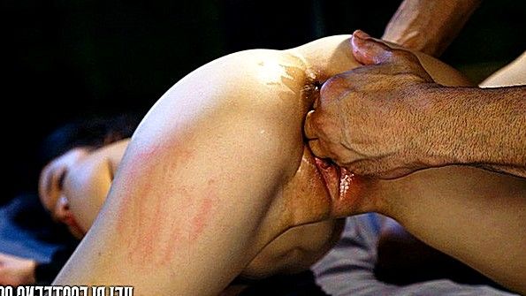 Пышногрудая жена изменяет мужу с чернокожим (круто)