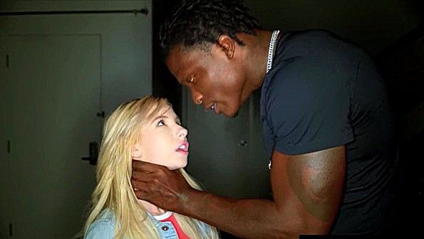 Великолепная азиатская женщина дарит потрясающий секс