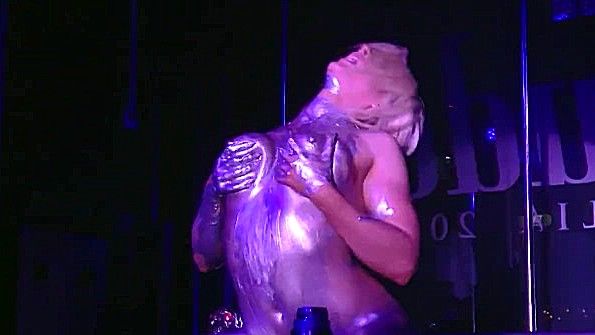 Вызвали такси, секс возле машины