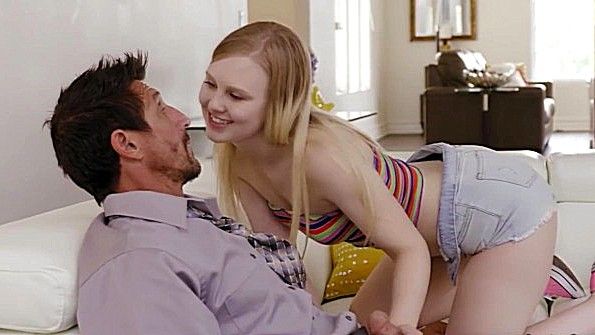 Сладкие пышногрудые красотки предаются разврату вместе