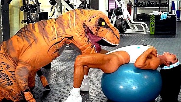 Девушка согласилась заняться сексом на кухне вместо кофе