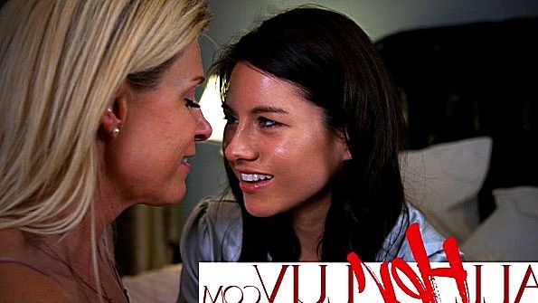 Массажист флиртует с клиенткой и спешит заняться с ней сексом