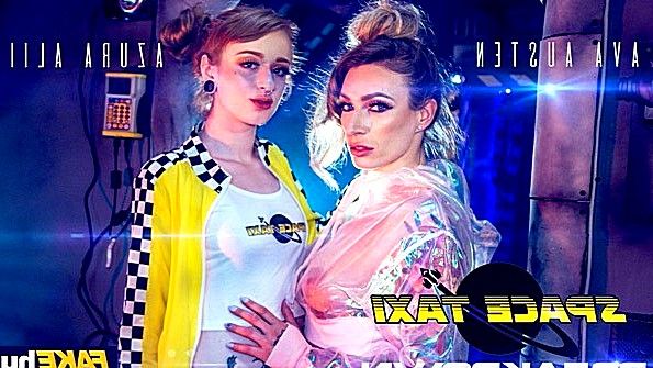 Он отвел ее в поле, чтобы заняться сексом возле машины