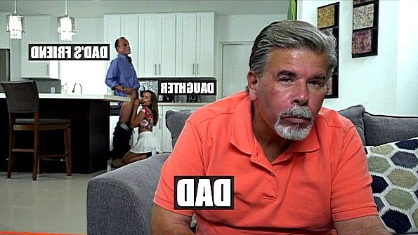 Он отодвинет трусики в сторону и вставит дилдо себе во влагалище