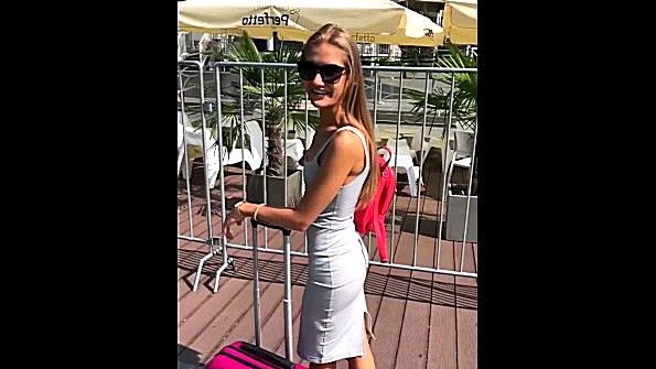 MILF занимается сексом верхом на члене, развратный секс