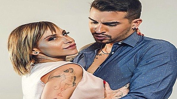 Это был последний номер в отеле, моей матери и сестре некуда было идти