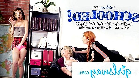 Девушка с татуировками жёстко трахает парней